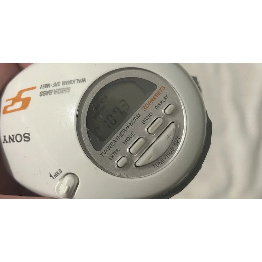 Near Mint Sony SRF-M85W S2 Sports Walkman Digital Radio AM/FM Weather Headphones